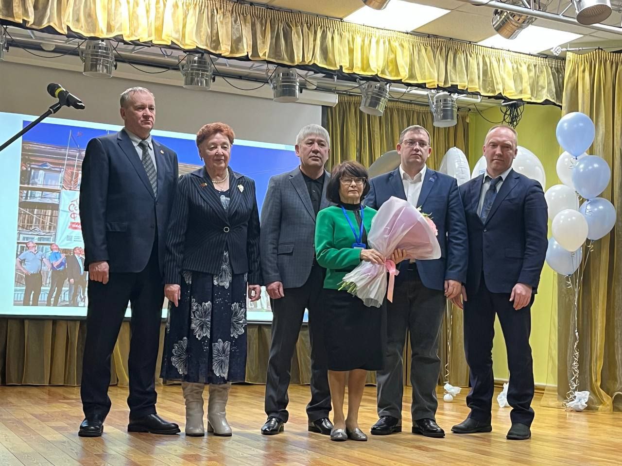 Депутат КПРФ Тамара Казанцева поздравила общественную организацию «Добрая воля» с 40-летием