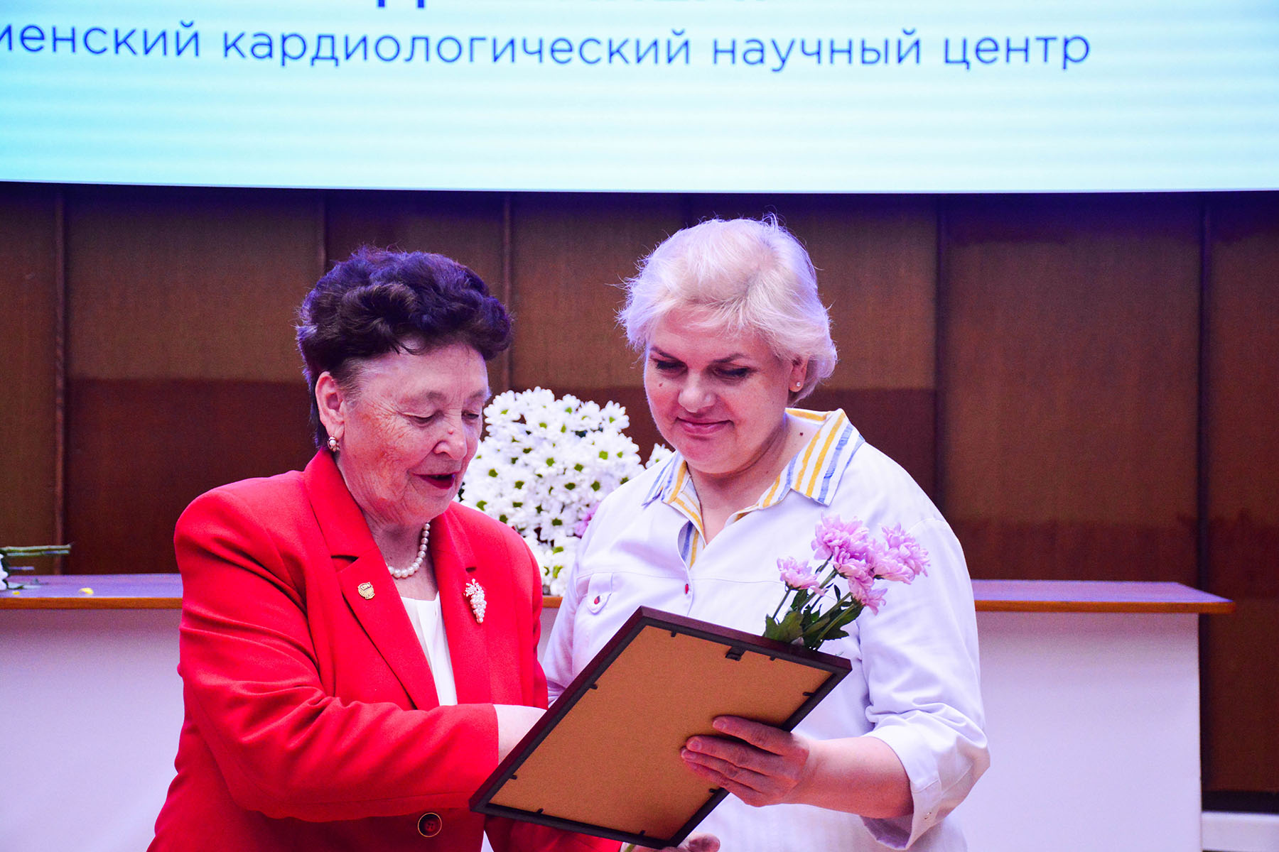 Депутат Тюменской областной Думы Тамара Казанцева поздравила медицинских работников