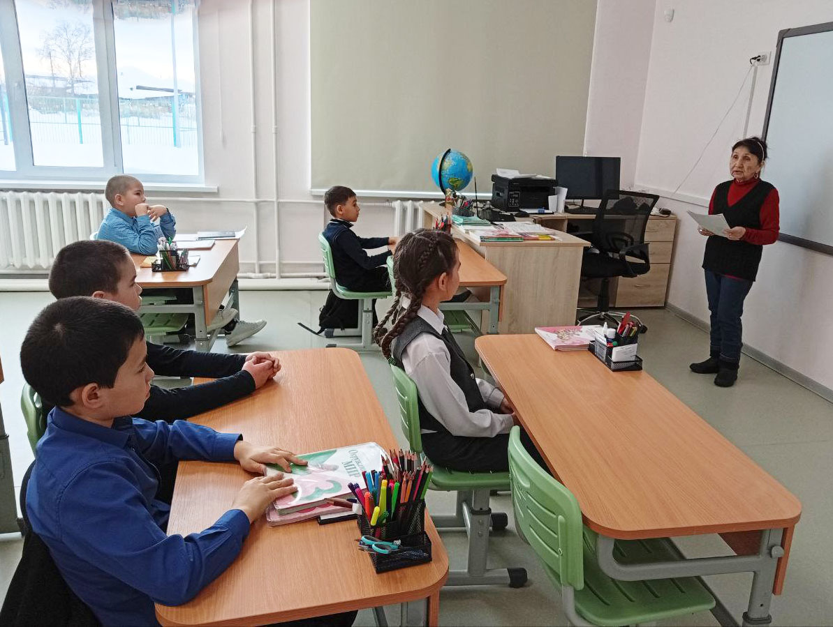 В Исетском районе активист КПРФ провела для школьников урок Мужества, посвященный снятию блокады Ленинграда