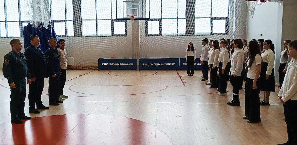 Активист КПРФ оценил строевую подготовку школьников накануне 23 февраля