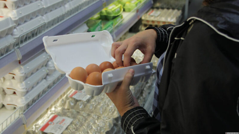 КПРФ просит проверить обоснованность роста цен на куриное яйцо в торговых сетях Тюменской области