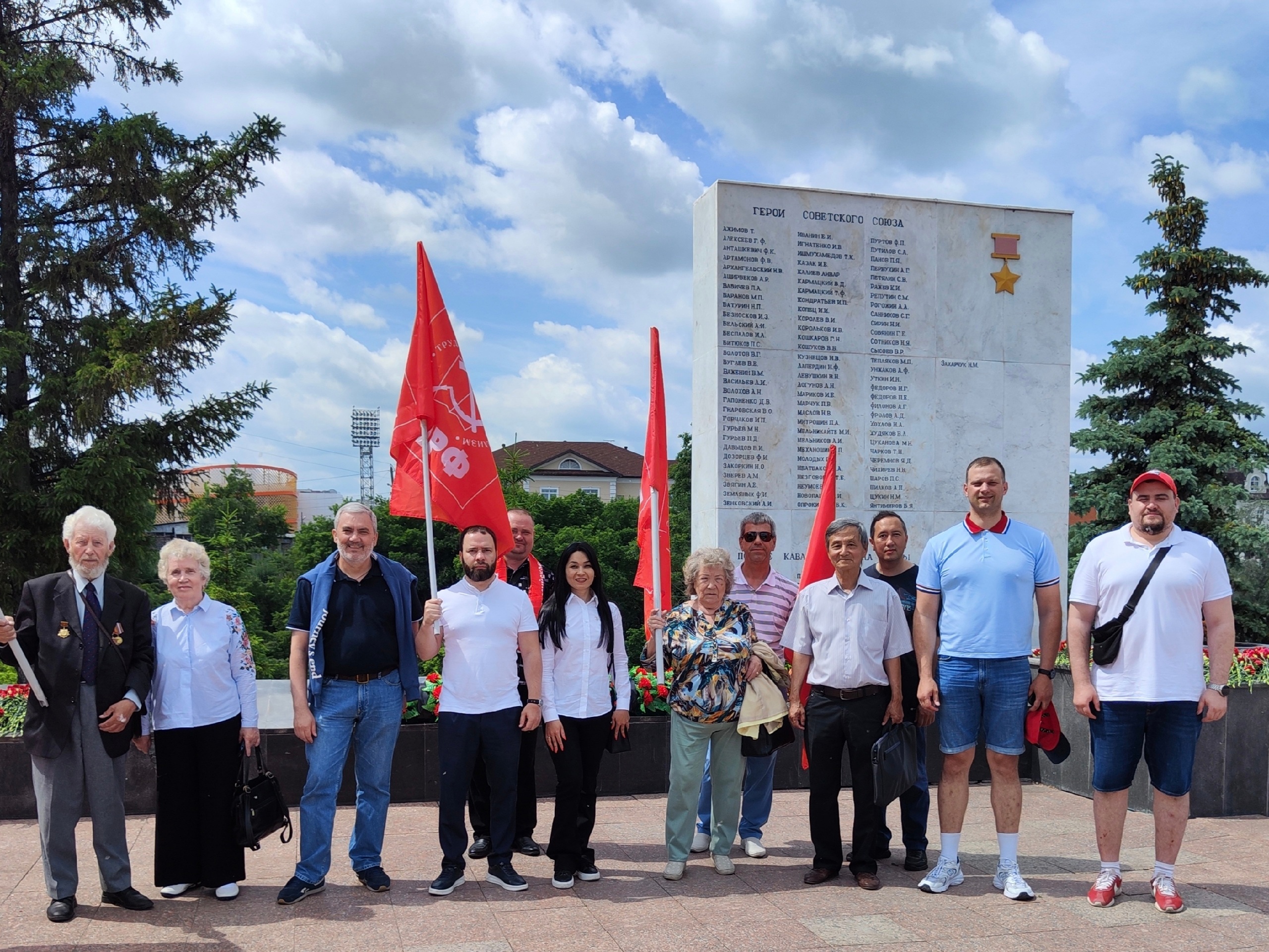 Коммунисты Тюмени почтили память павших в годы Великой Отечественной войны