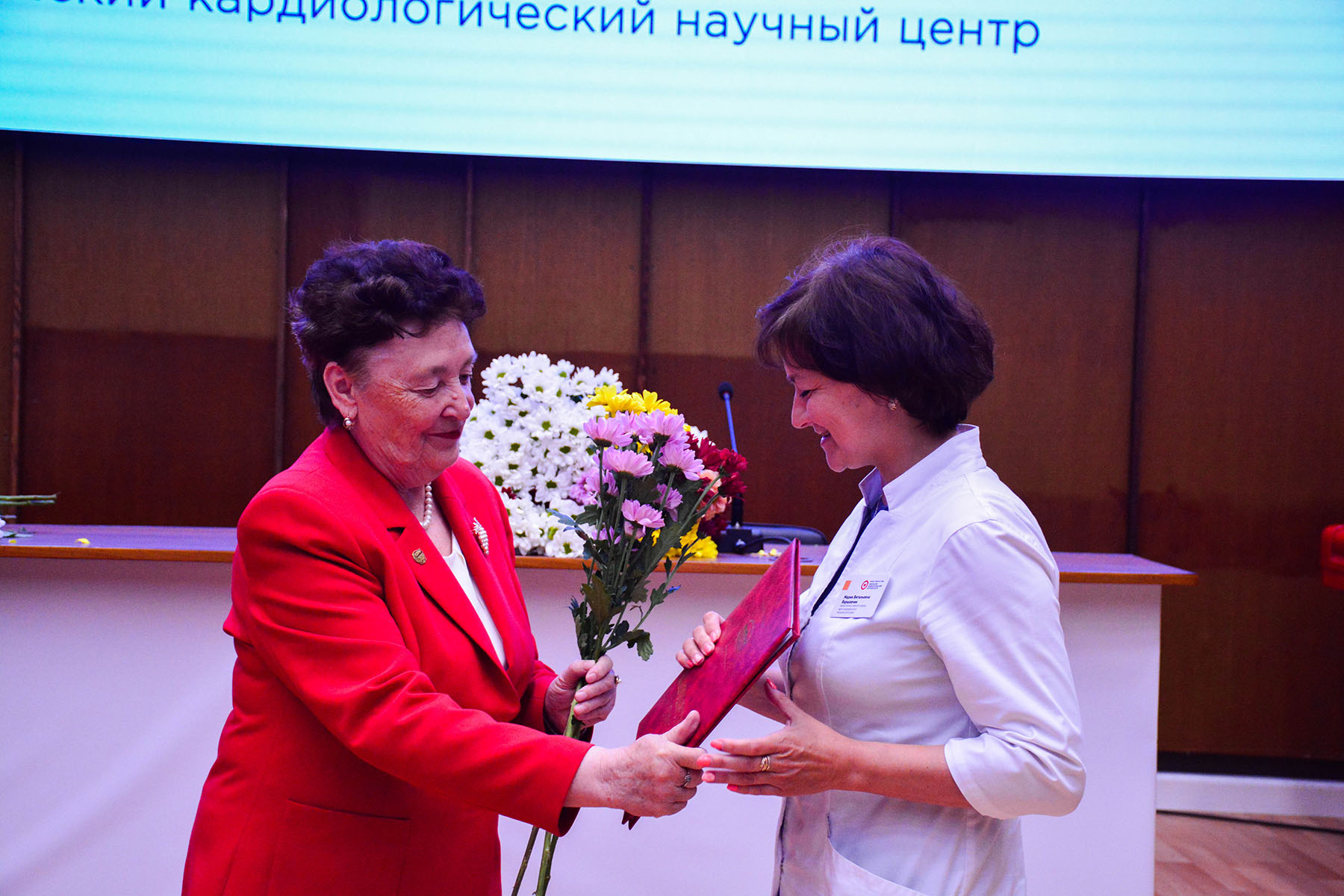 Депутат Тюменской областной Думы Тамара Казанцева поздравила медицинских работников