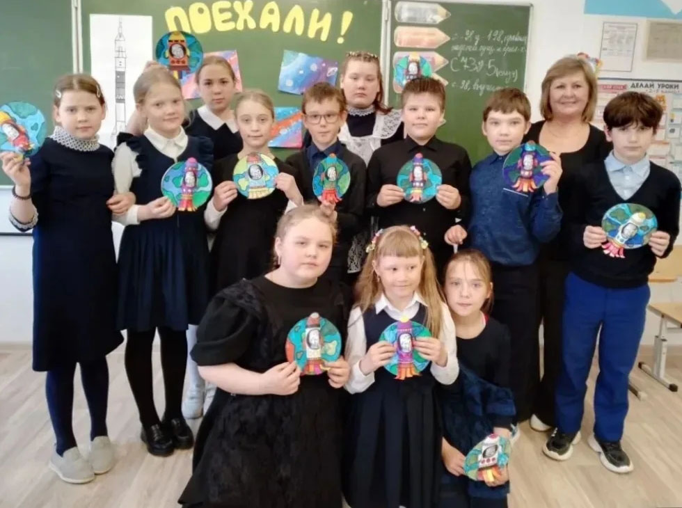 Активисты КПРФ провели в Исетском районе урок, посвящённый 65-летию первого полёта человека в космос