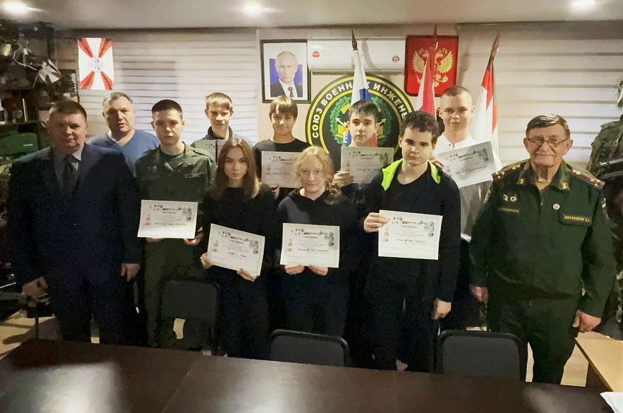 Дмитрий Санников вручил награды победителям военно-спортивной игры «Штурм. Листопад»