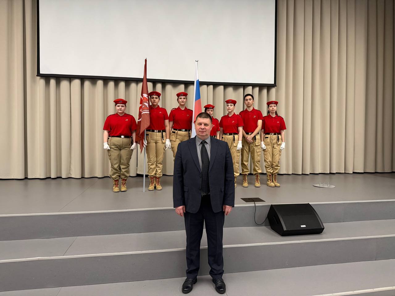 Дмитрий Санников принял участие в церемонии посвящения в юнармейцы