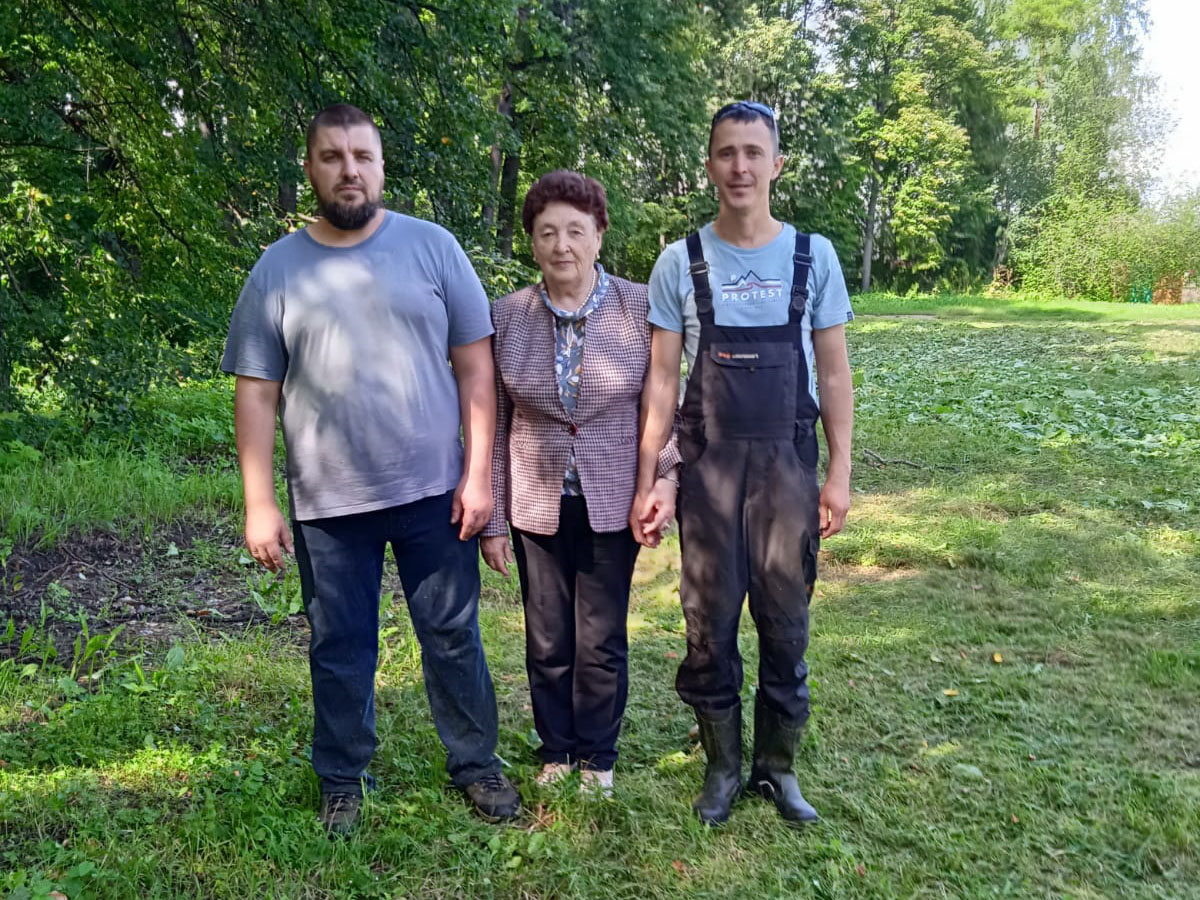                         Активисты КПРФ своими силами привели порядок парк Чукмалдина в с. Кулаково Тюменского района                    