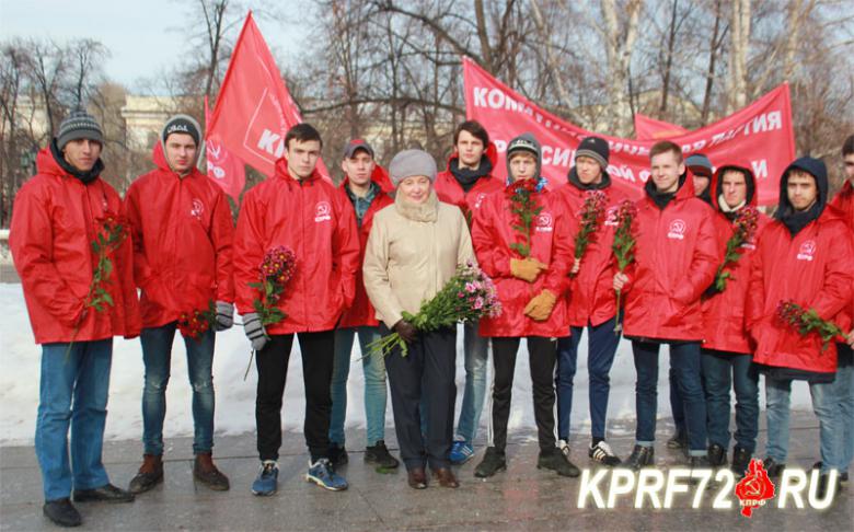 Митинг, посвященный Дню Советской Армии и Военно-морского флота, состоялся в Тюмени