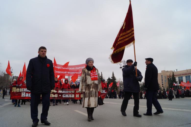 В Тюмени в демонстрации и митинге приняли участие 1500 человек