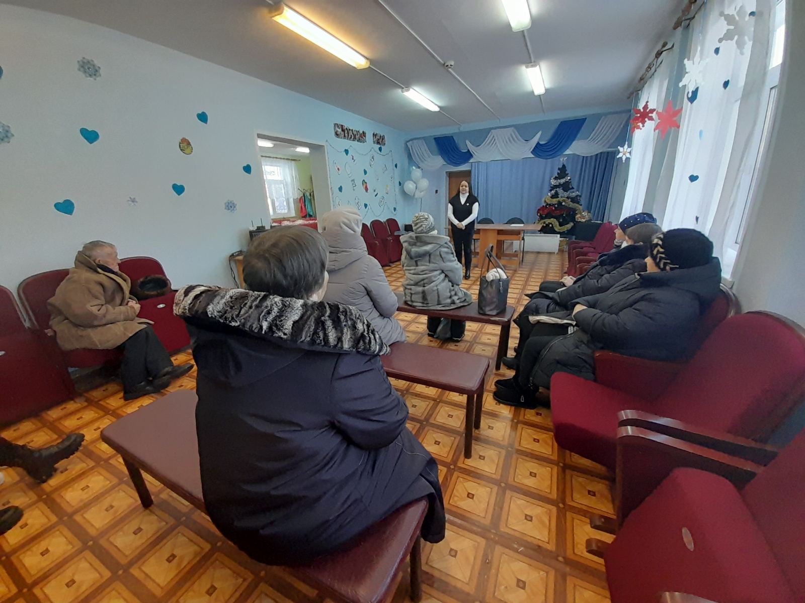 Регина Юхневич проводит встречи с избирателями в Тобольском районе
