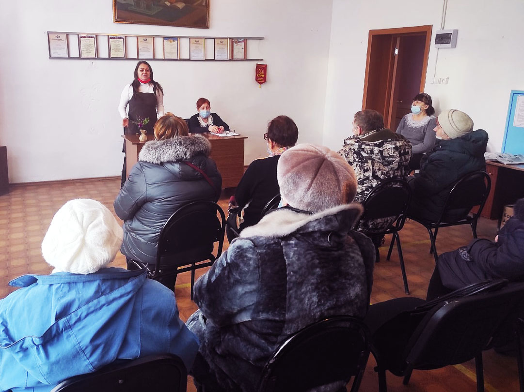 Депутат-коммунист Регина Юхневич встретилась с жителями Голышмановского района