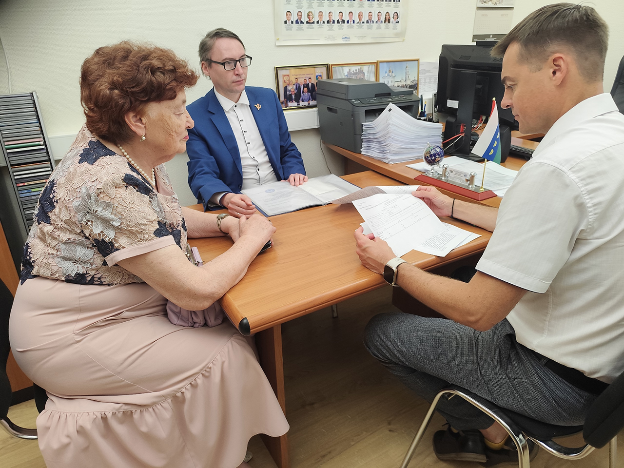 КПРФ стала первой партией, сдавшей документы на регистрацию на выборах Тюменской областной Думы