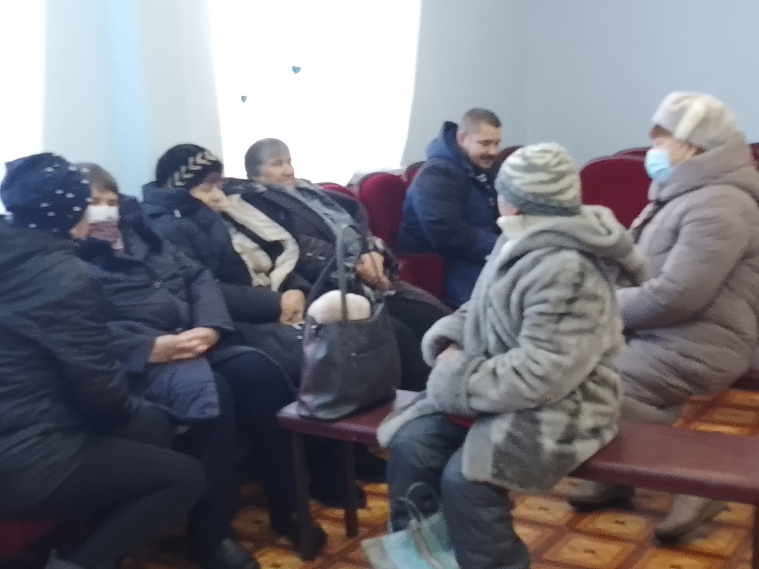 Регина Юхневич проводит встречи с избирателями в Тобольском районе