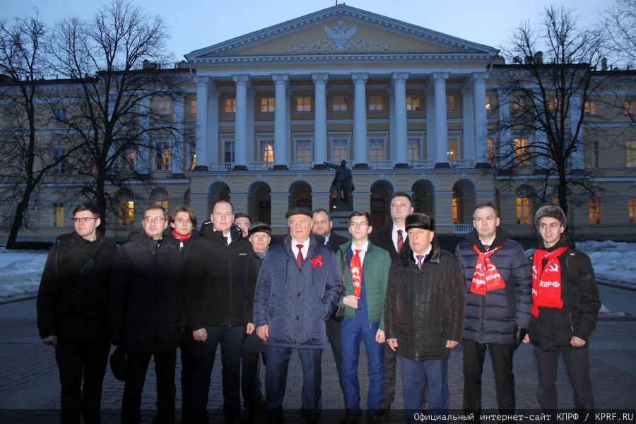 Состоялся рабочий визит делегации ЦК КПРФ во главе с Г.А. Зюгановым и Н.М. Харитоновым в Санкт-Петербург