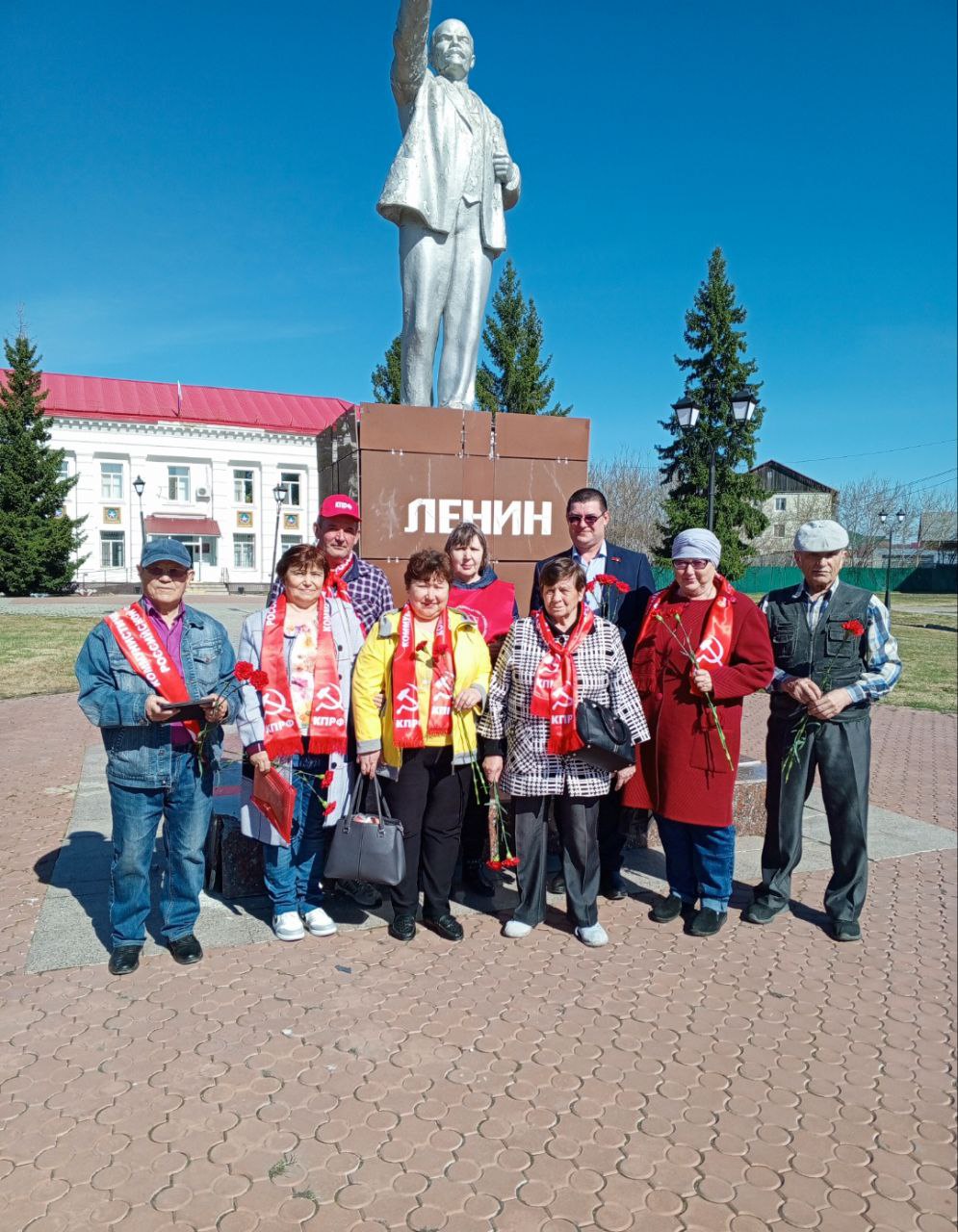 В духе преемственности поколений: Голышмановские коммунисты отметили 107-ю годовщину ВЛКСМ